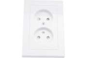 Розетка 2-я без заземления со шторками белая Systeme Electric AtlasDesign ATN000122